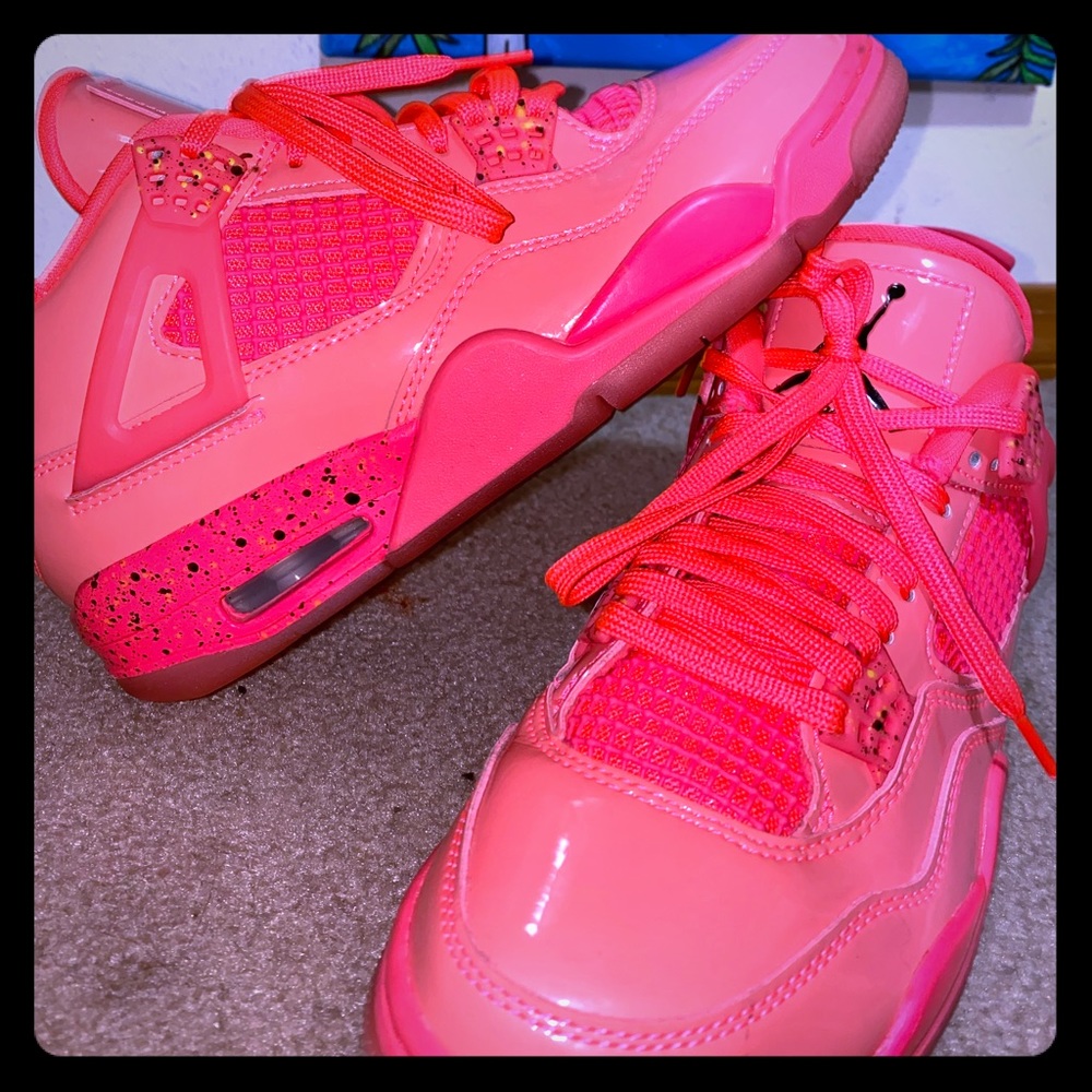 HOT PUNCH JORDAN RETRO 4s !!